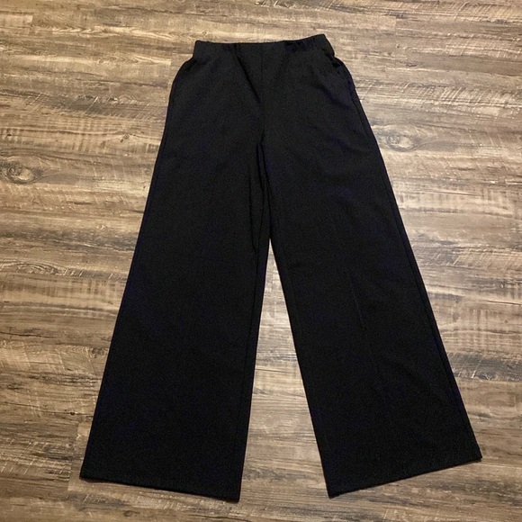 Wide leg black pant from Old Navy - Picture 1 of 7